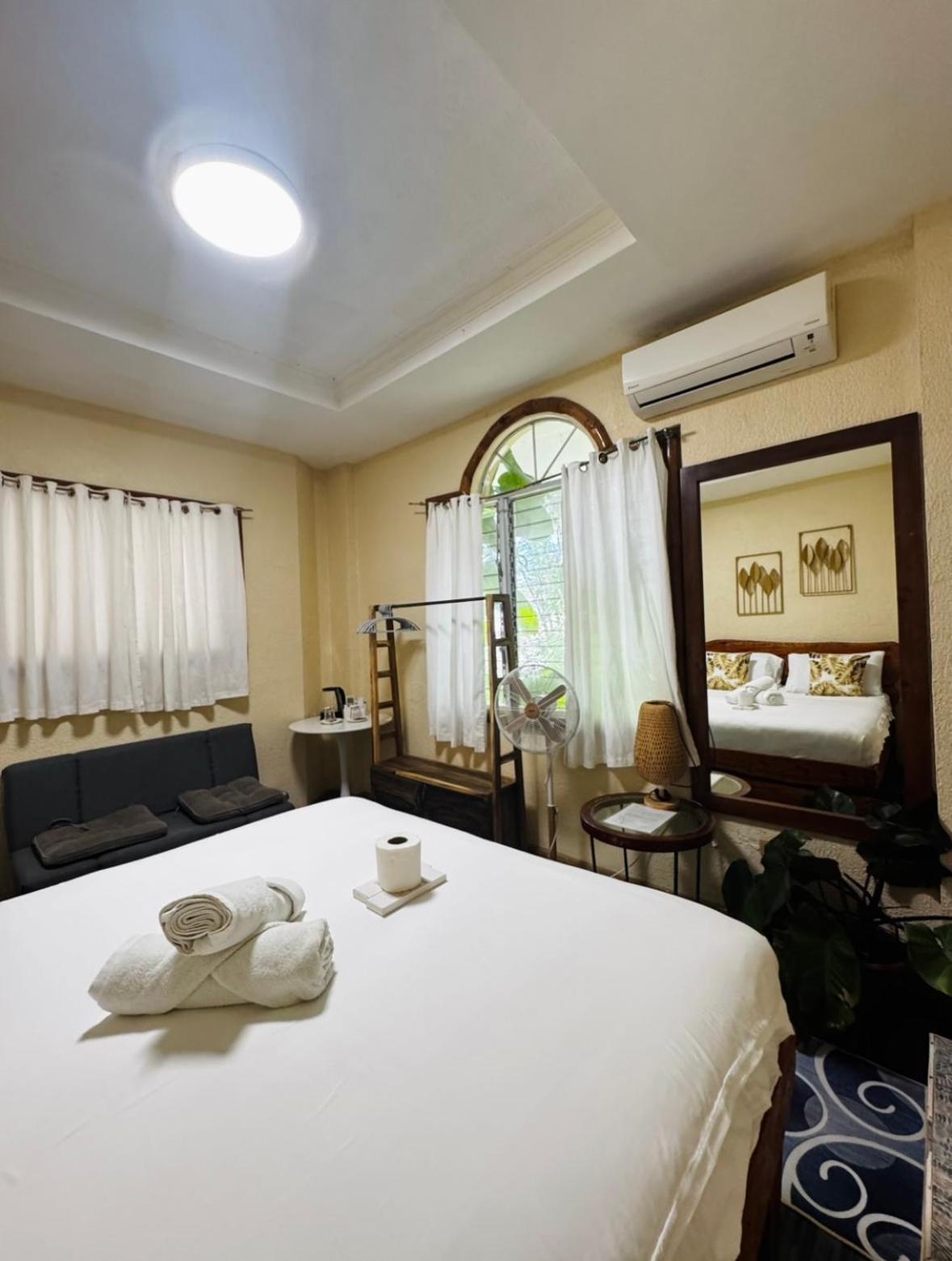 Tahanan Hotel