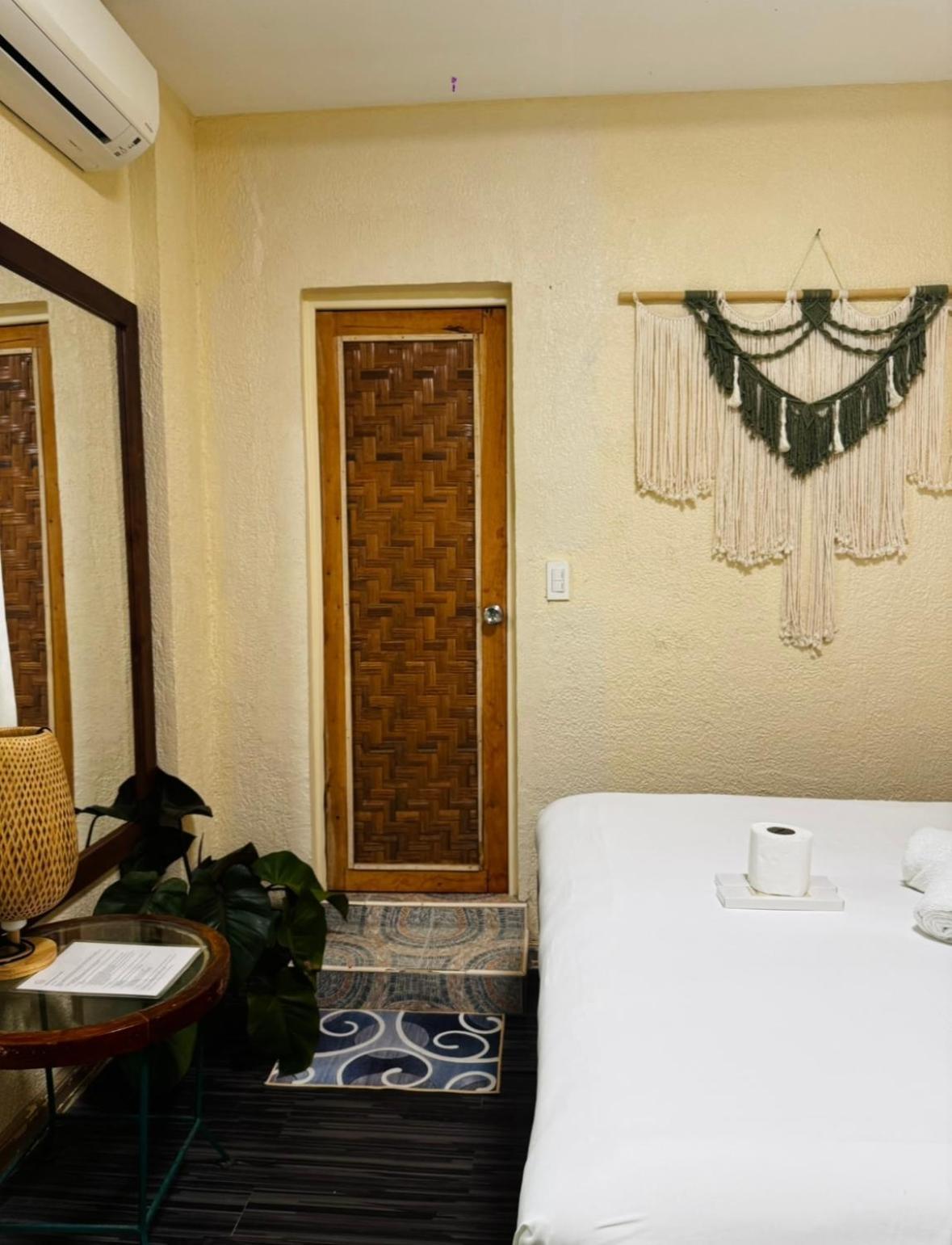 Hotel Tahanan *