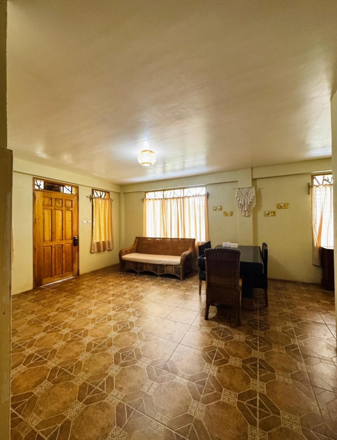 Tahanan Hotel